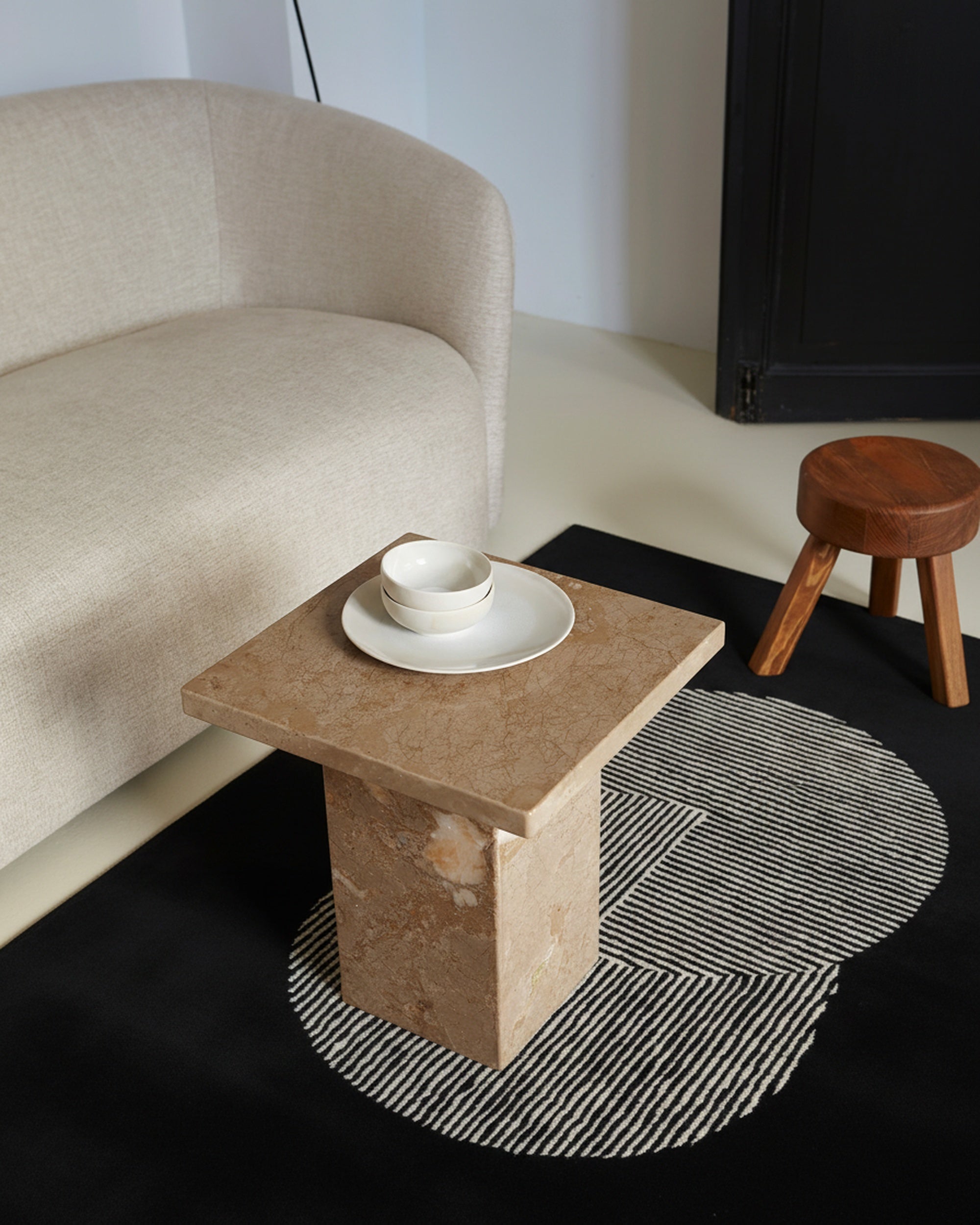 rugberry-clique-wool-rug-pitch-black-4